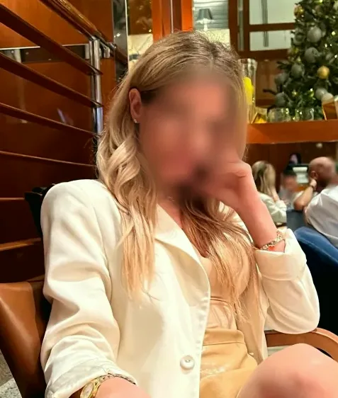 Elena, 35