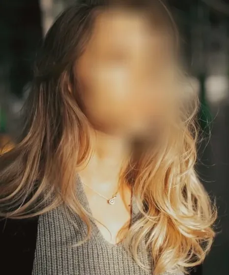 Lilly, 40