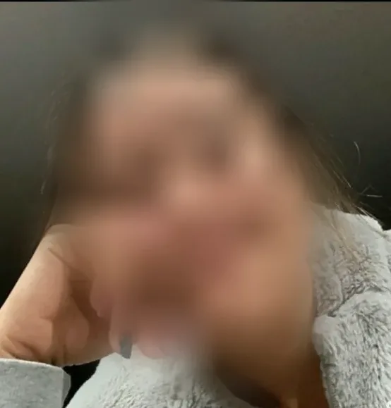 Manuela, 40