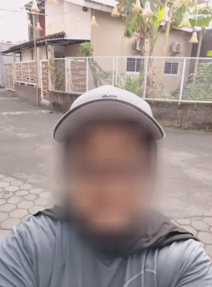 Anna, 38