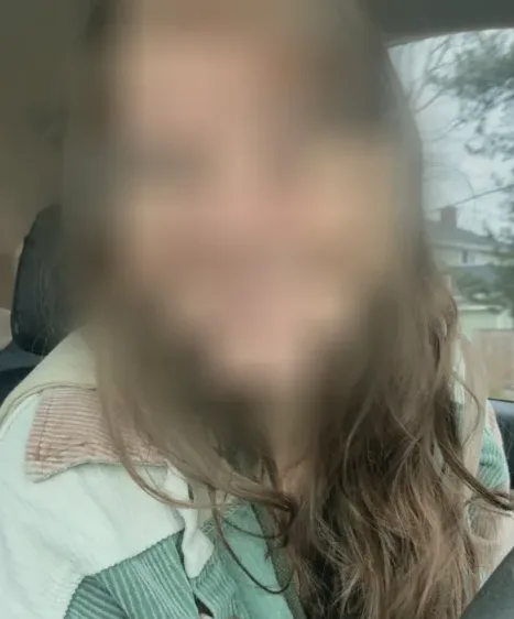 Luisa, 40