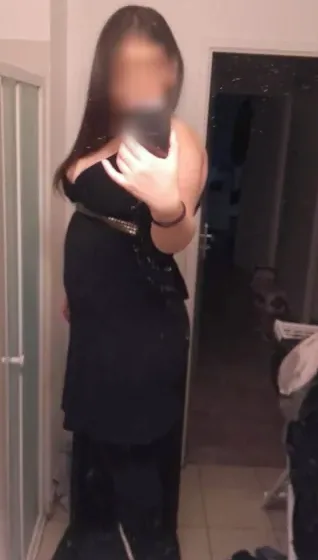 Sabrina, 39