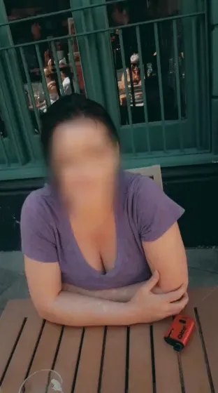 Vivien, 39